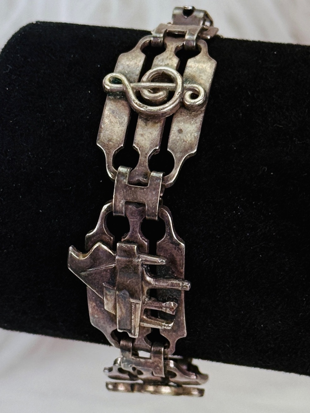 Vintage Aged Metal Musical Note Bracelet